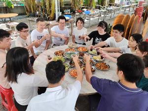 佳游同樂，生活的軌跡在此相交